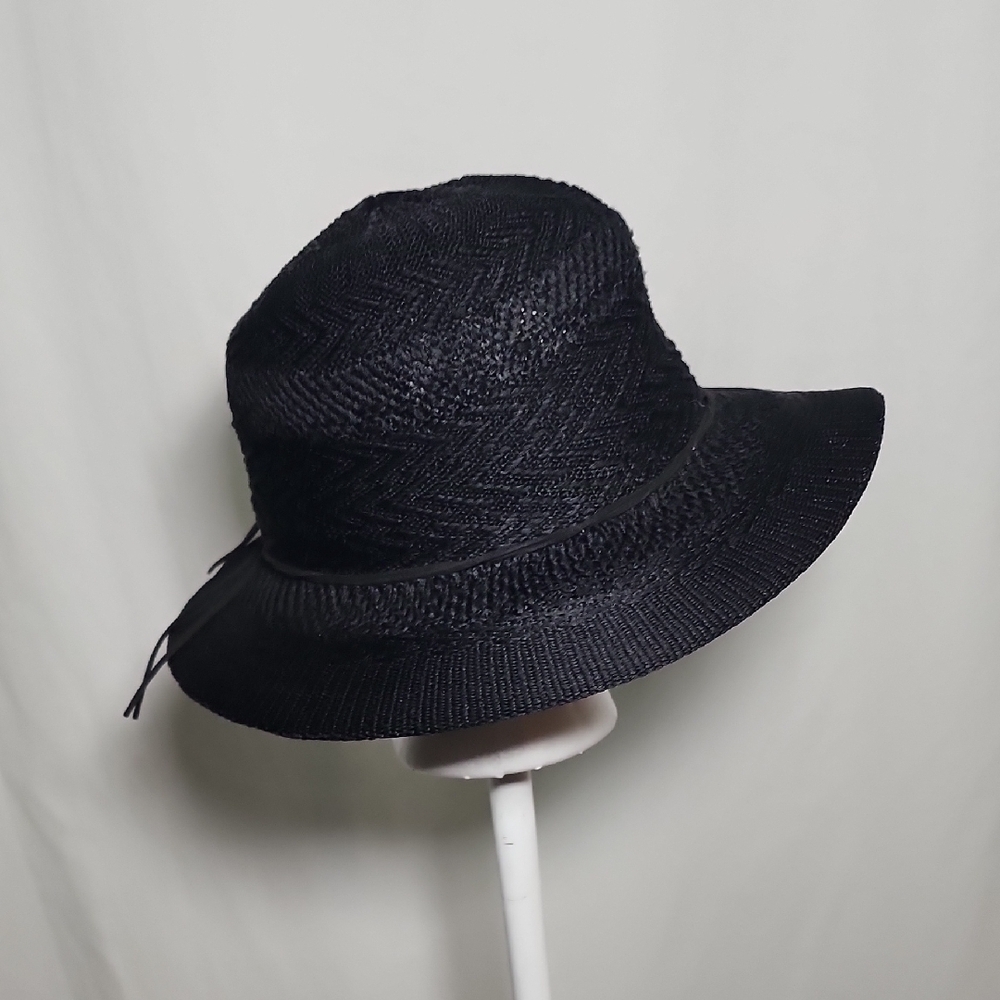 Source Unknown Elegant Black Women's Hat